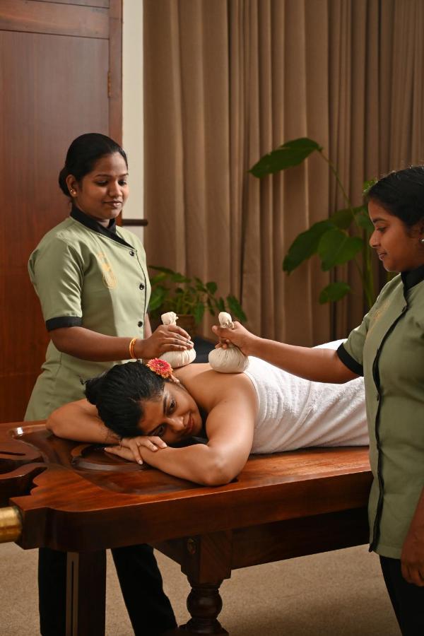 The Sacred Lotus Ayurveda Wellness Retreat Hotel Kochi Exterior photo