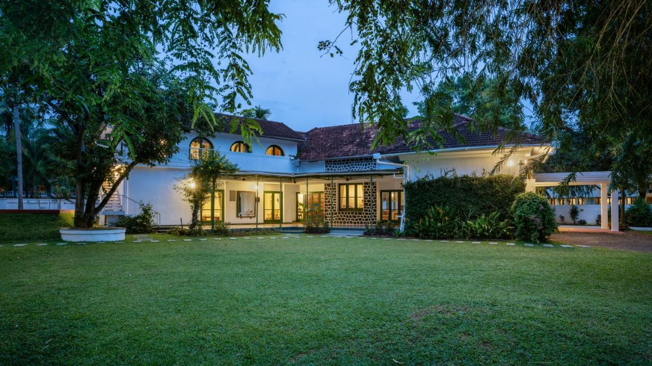 The Sacred Lotus Ayurveda Wellness Retreat Hotel Kochi Exterior photo