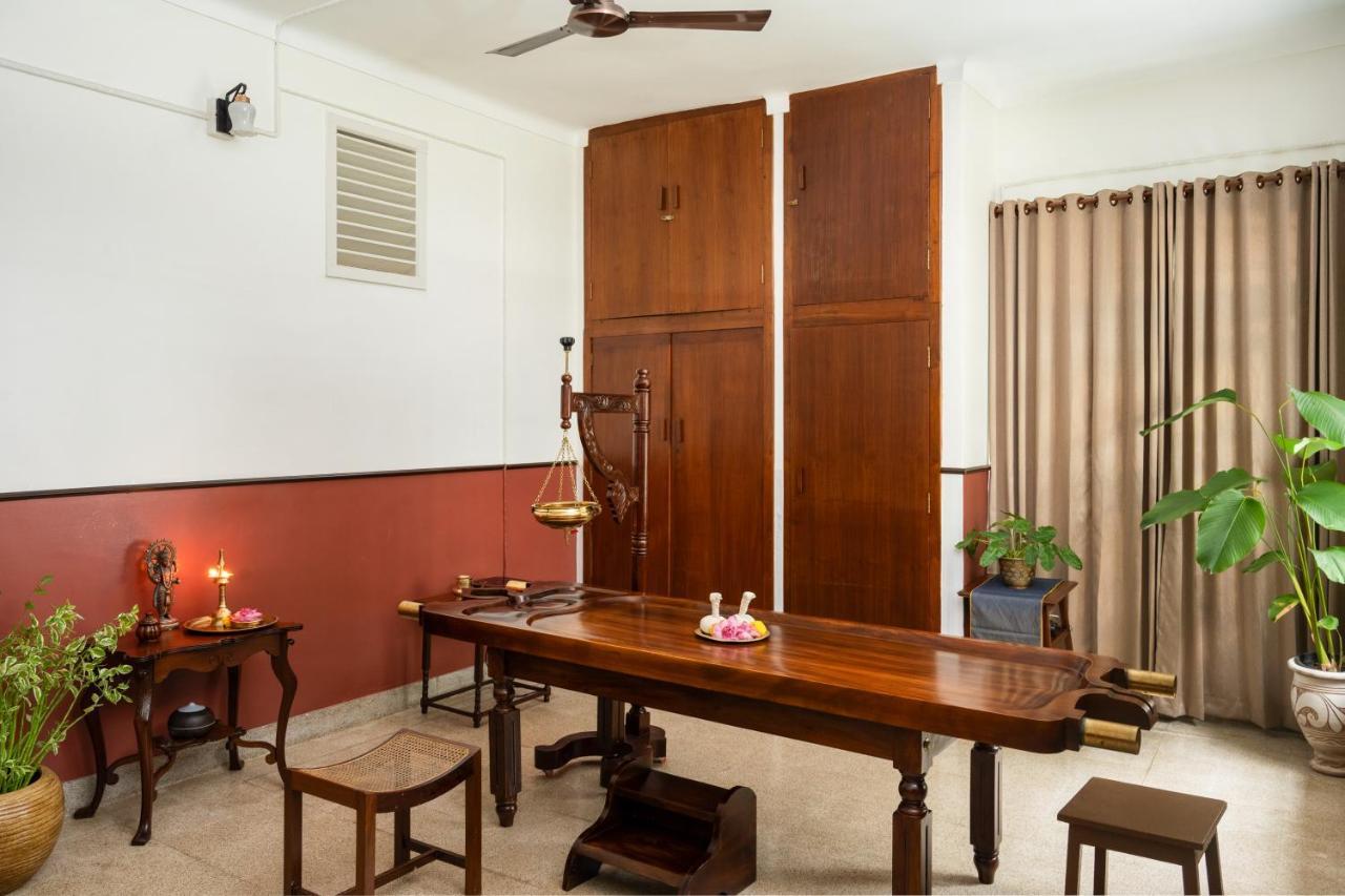 The Sacred Lotus Ayurveda Wellness Retreat Hotel Kochi Exterior photo